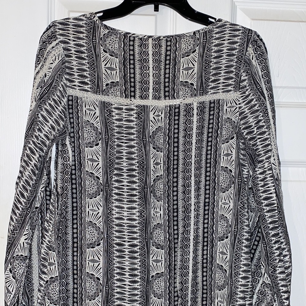 3/$30 Roxy Boho Style Top - Picture 9 of 10
